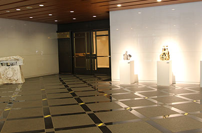 「京都府公館」と併設施設。入口入って左が公館。右がALTI“アルティ”。
