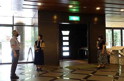 会場内を案内していただきました。