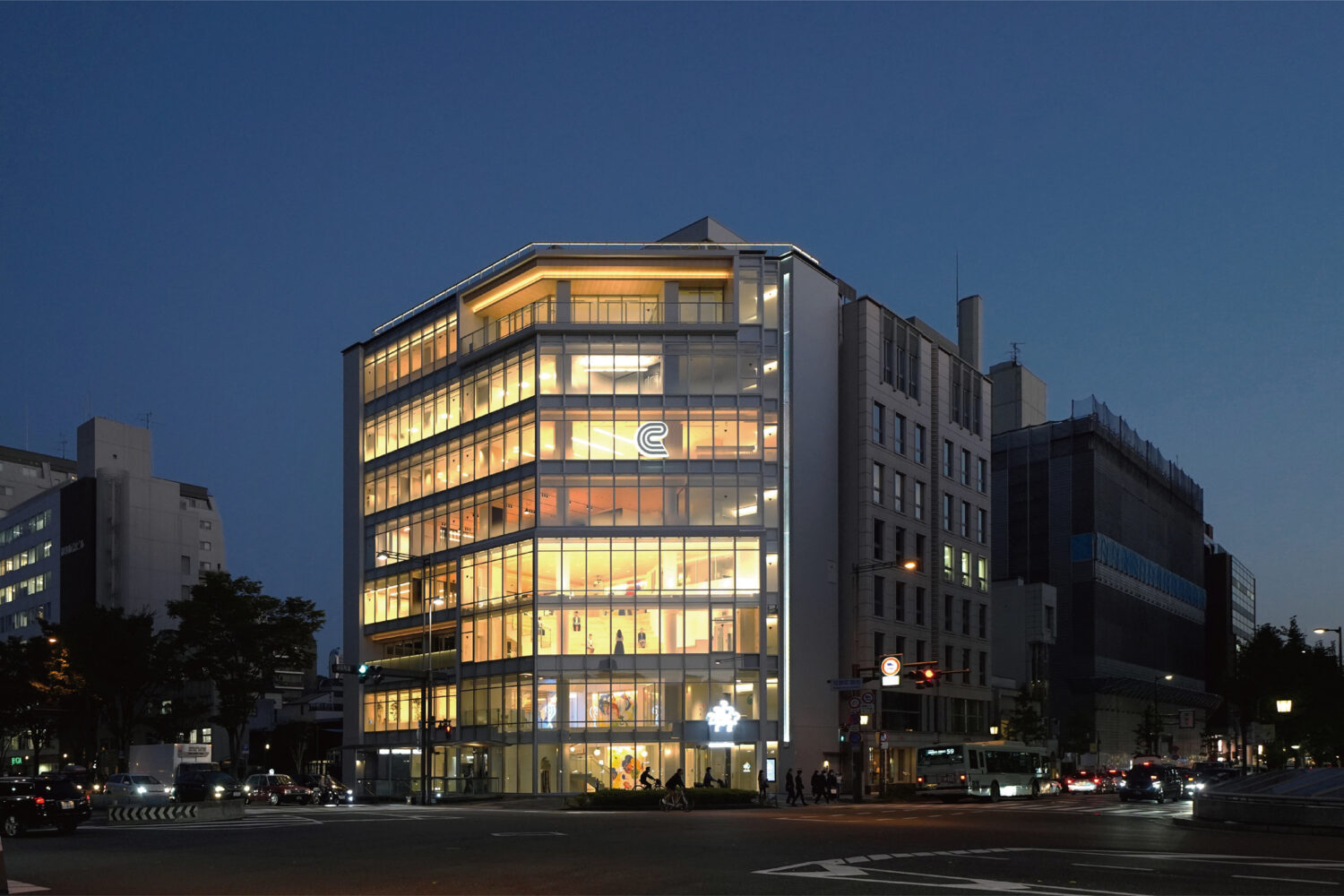 京都信用金庫の地域密着型コラボレーション施設「QUESTION」/京都信用金庫/2020(協働:GK設計)