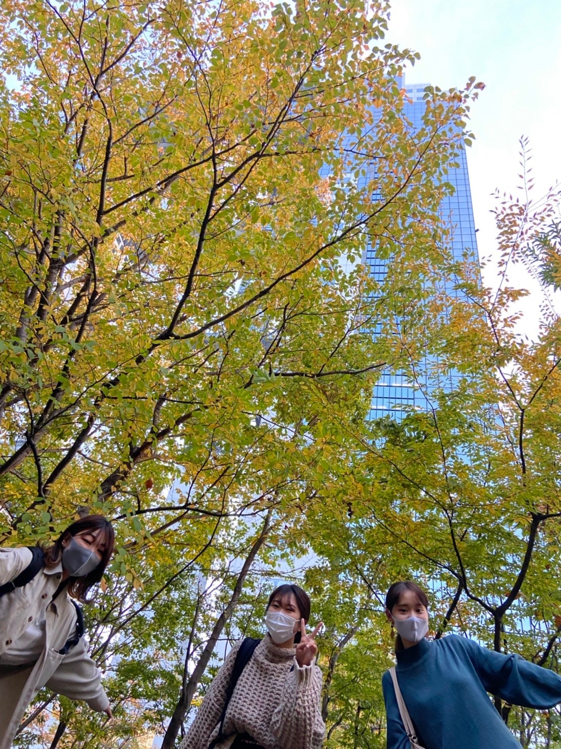 三田暁(写真右)<br />
同志社大学政策学部小谷ゼミ
