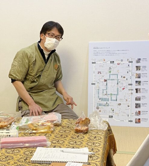 聚楽第まちめぐりマップと森本さん