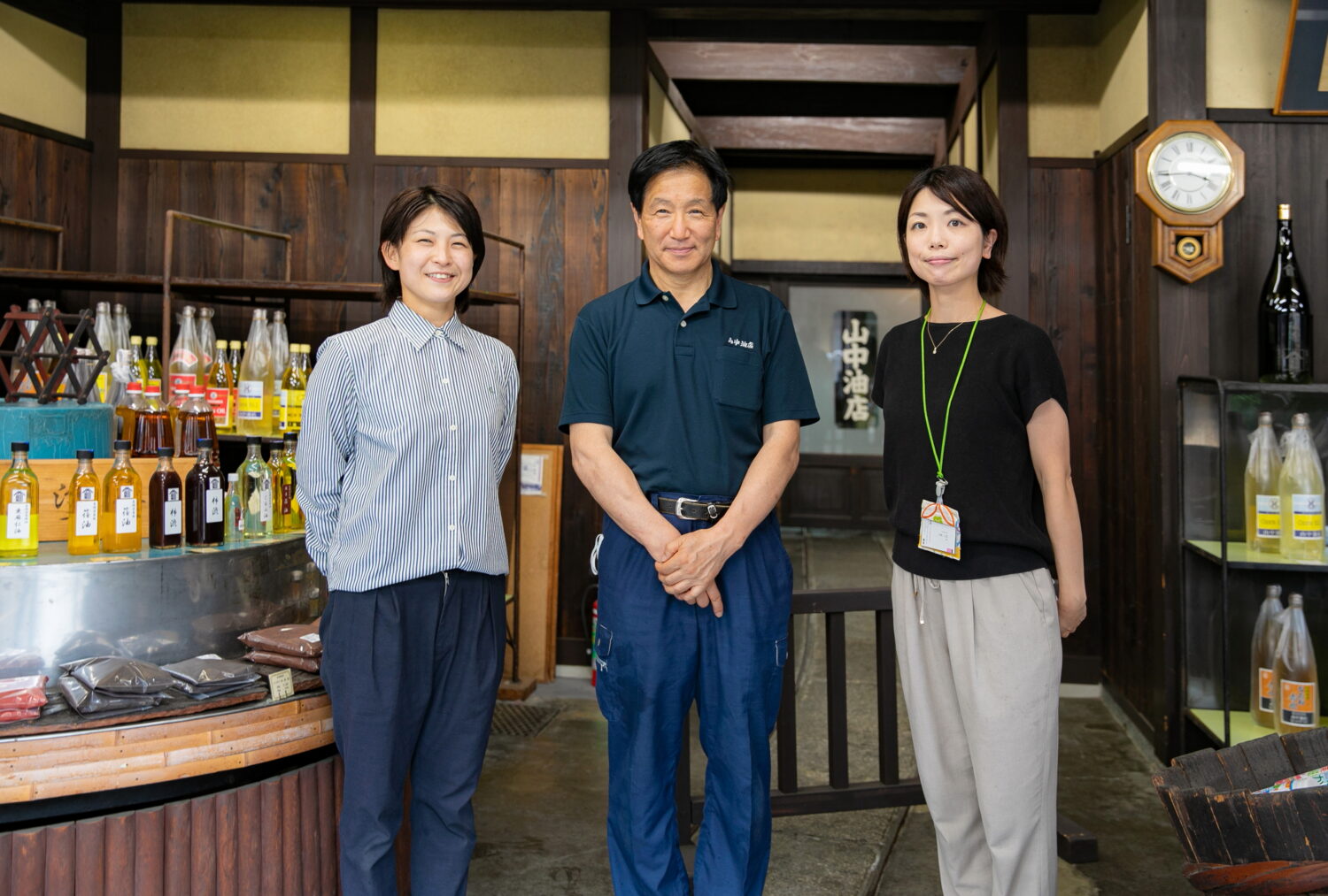 上野 有貴子(写真左)