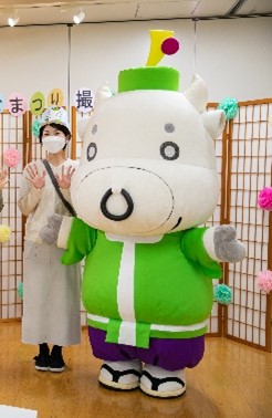 岡元麻有