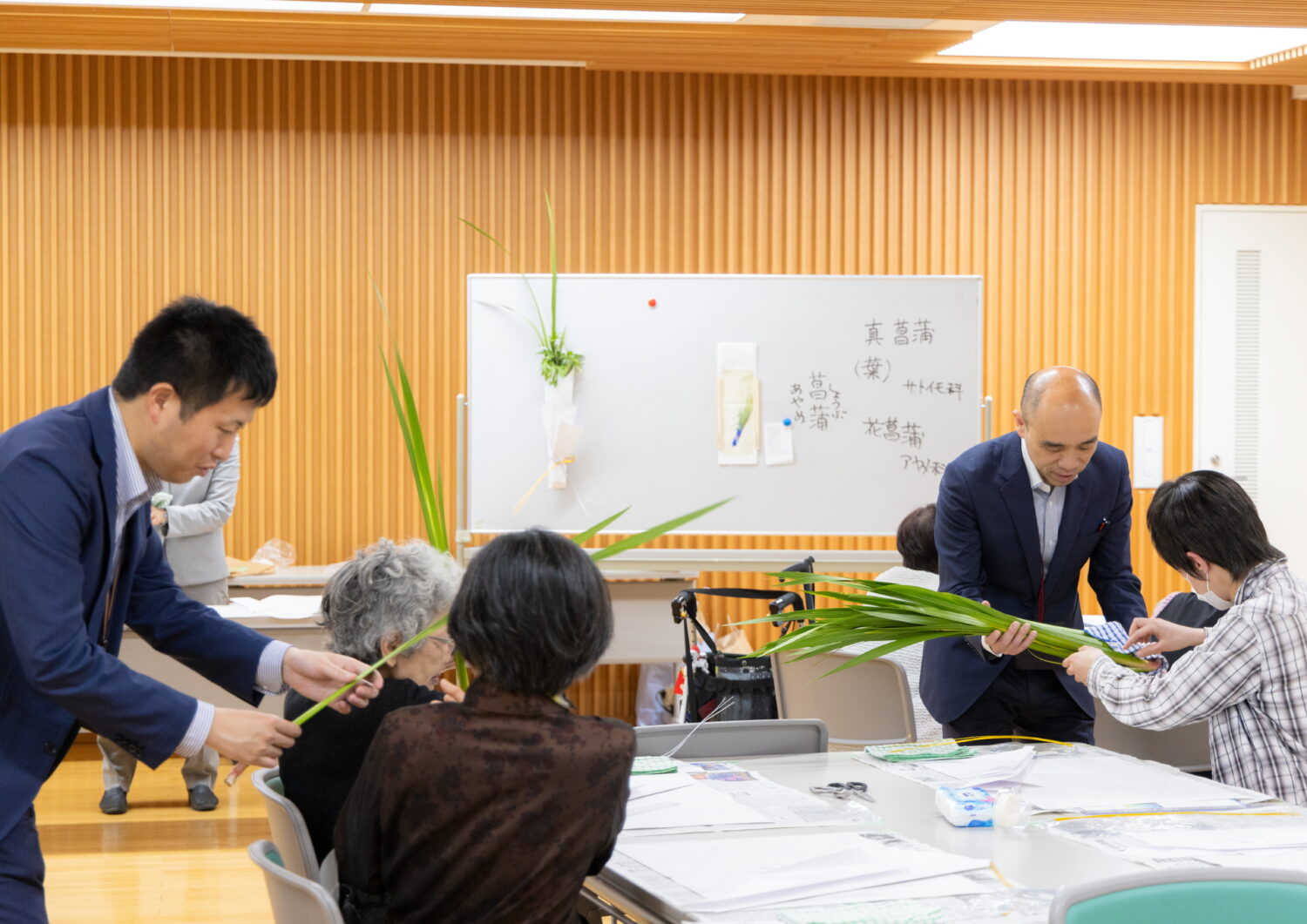 菖蒲と蓬の香りに包まれる会場
