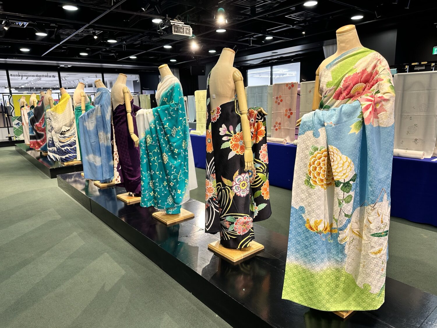 京友禅で作られたインドの民族衣装「サリー」