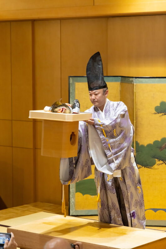 三宝に盛り付け披露されます
