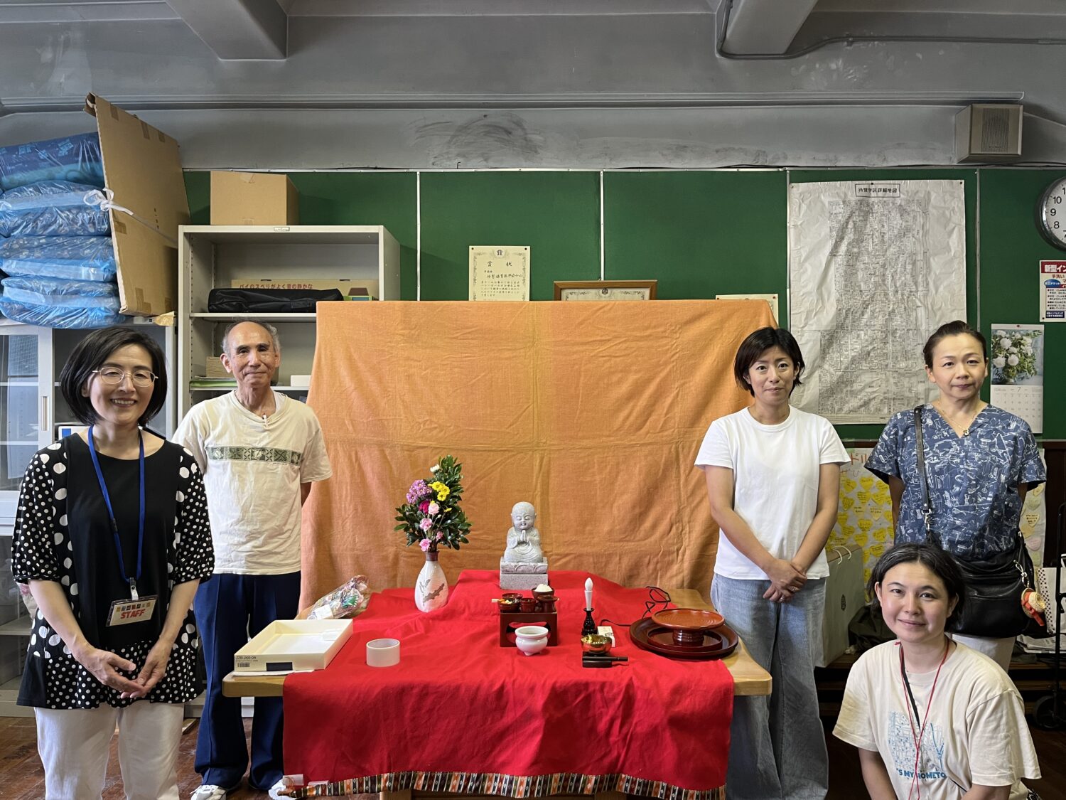 原会長(左から2人目)と地蔵盆プロジェクトチームのみなさん