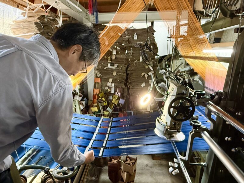経糸の色を変える時に必要な作業・経継ぎ(たてつぎ)の工程