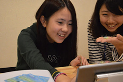 学生スタッフと生徒さん、とっても楽しそう。